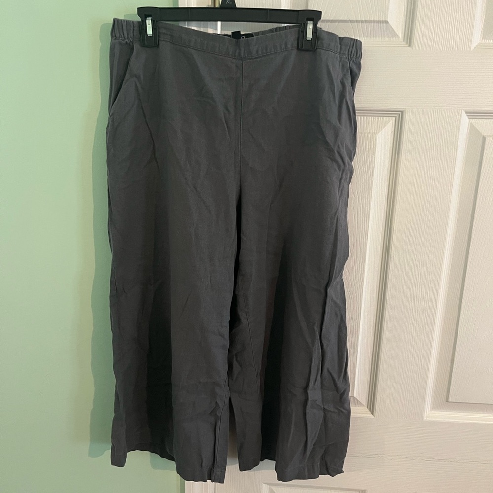 Ellen Tracy cropped linen size L